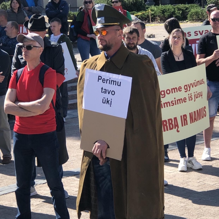 PETICIJA DĖL LR SEIMO IR LR VYRIAUSYBĖS SIŪLYMO DRAUSTI AUGINTI GYVŪNUS DĖL KAILIO
